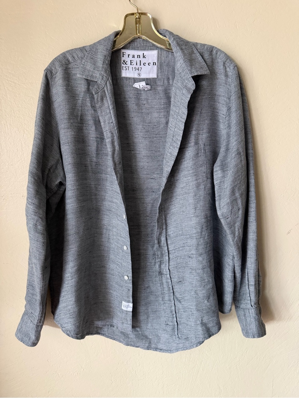 Frank and Eileen EILEEN button down small grey washed distressed linen